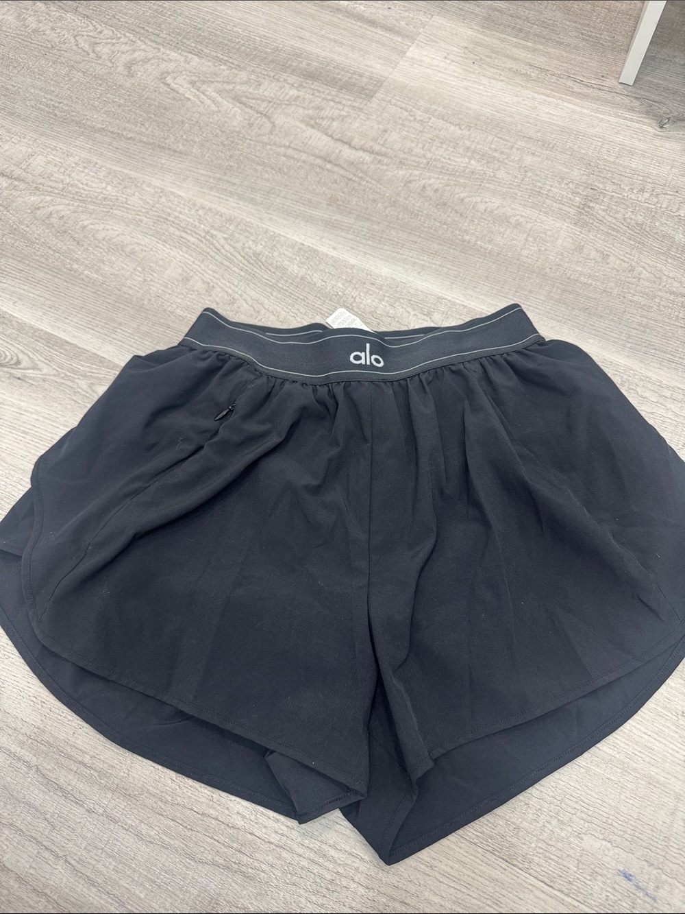 ALO Yoga Black Women's Athletic Shorts with Logo Waistband